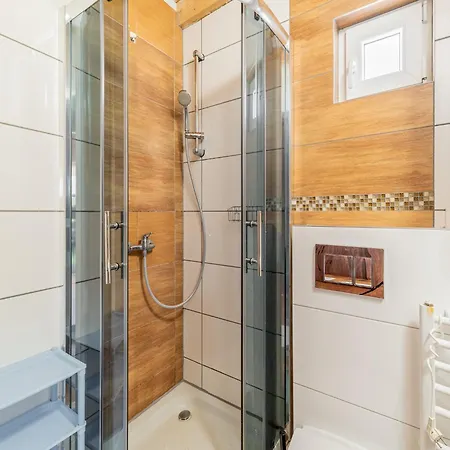 Comfortable Homes Near The Sea, Pool *