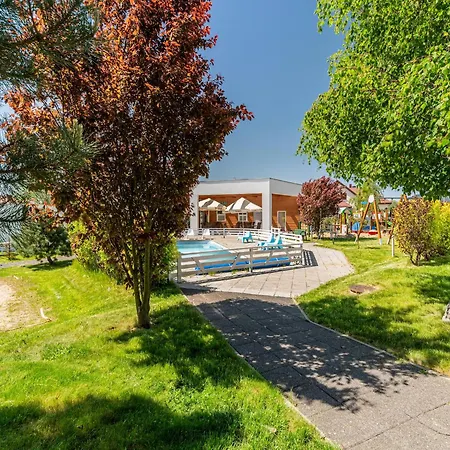 Comfortable Homes Near The Sea, Pool Feriehus *