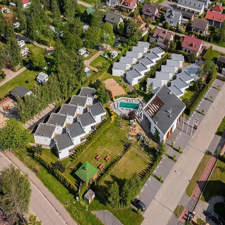 Comfortable Homes Near The Sea, Pool
