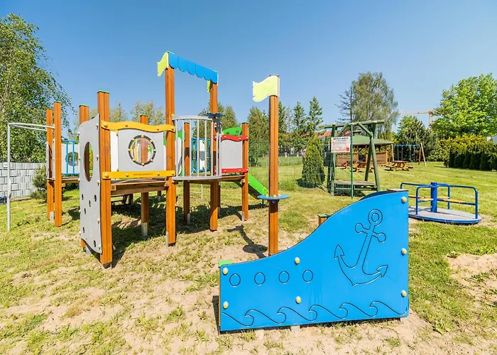 Comfortable Homes Near The Sea, Pool *